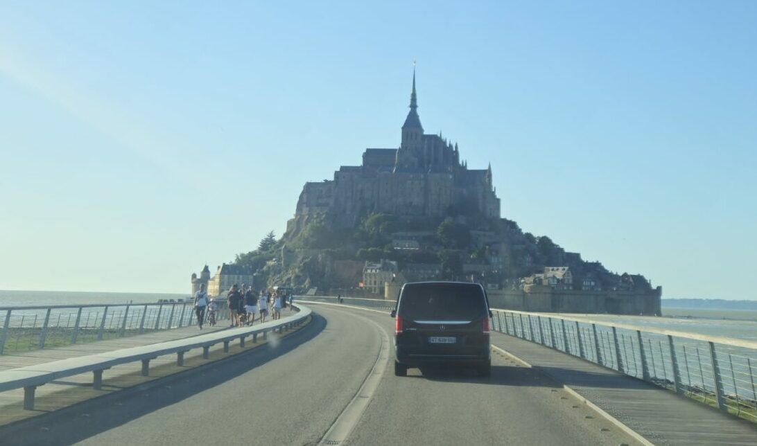 VTC Rennes Mont-Saint-Michel chauffeur premium